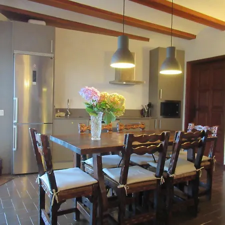 Holiday home Vivelorural Preciosa Casa Con Chimenea En