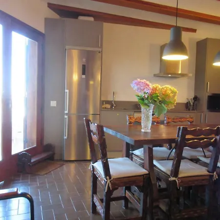 Holiday home Vivelorural Preciosa Casa Con Chimenea En